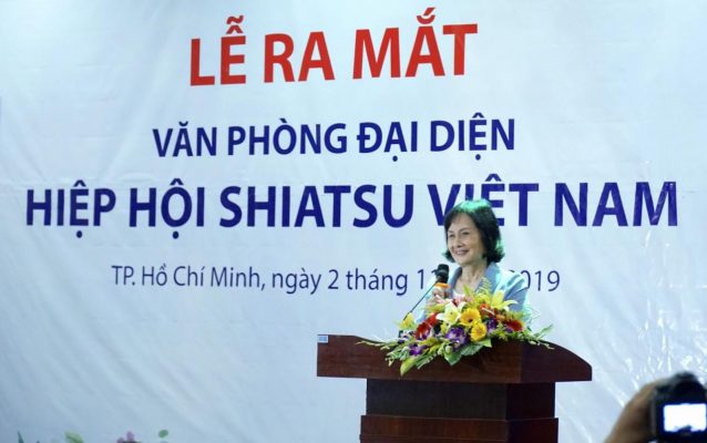 Bà Nguyễn Thị Hằng- nguyên Bộ trưởng Bộ Lao động, Thương binh & Xã hội phát biểu Lễ ra mắt Văn phòng đại diện Hiệp hội Shiatsu Việt Nam.
